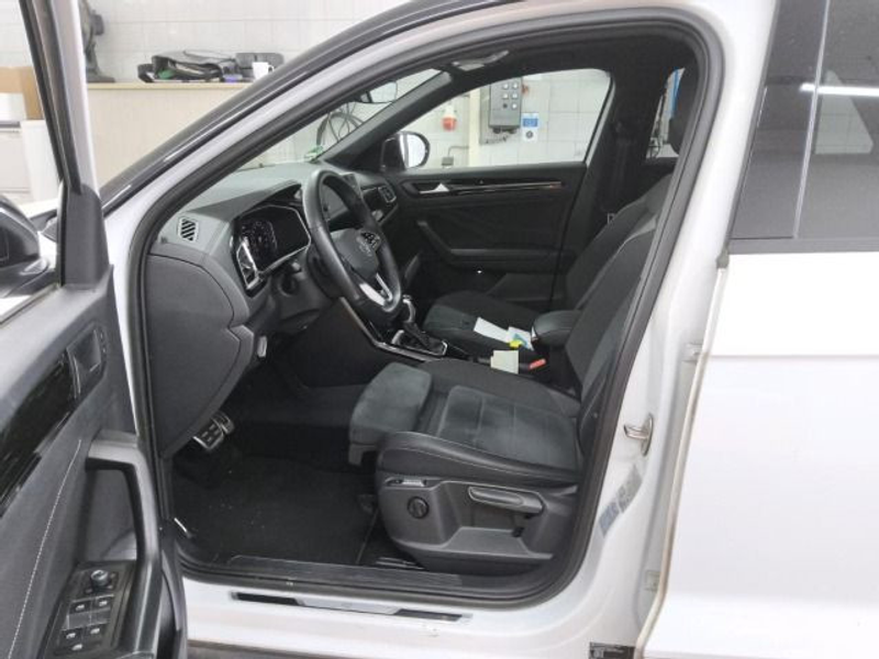 Volkswagen T-Roc 1.5 TSI DSG R-Line Pano Navi LED SHZ PDC — photo 4
