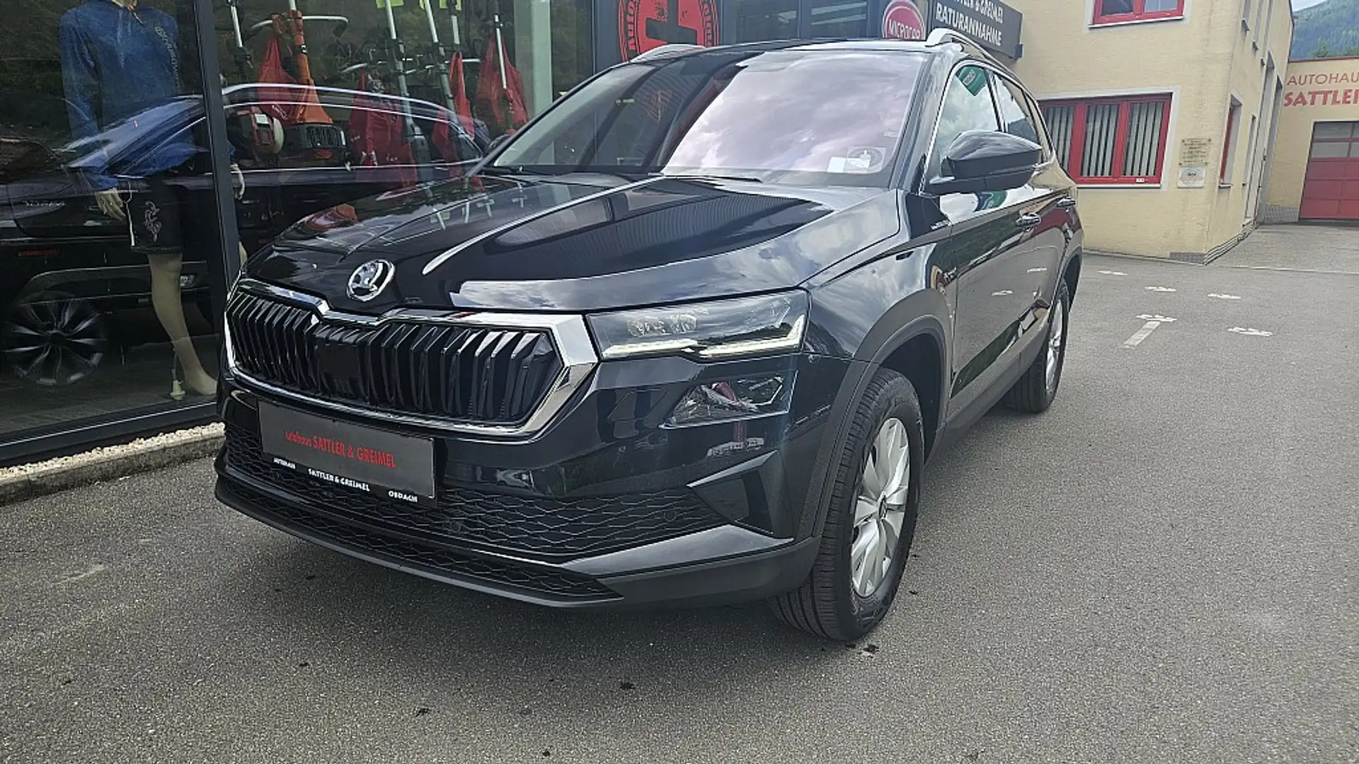 Skoda Karoq 2,0 TDI 4x4 DSG Sel**Voll**Matrix LED**WSS-Heiz... Noir - 1