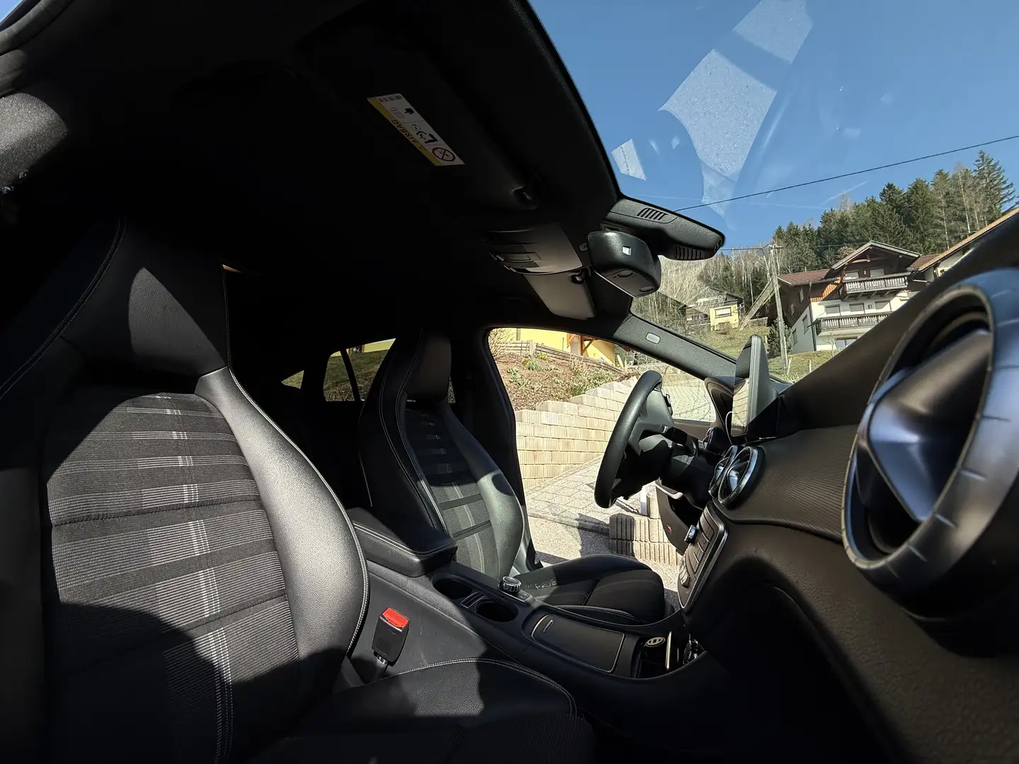 Mercedes-Benz CLA 180 d Shooting Brake | Progressive Line - 2