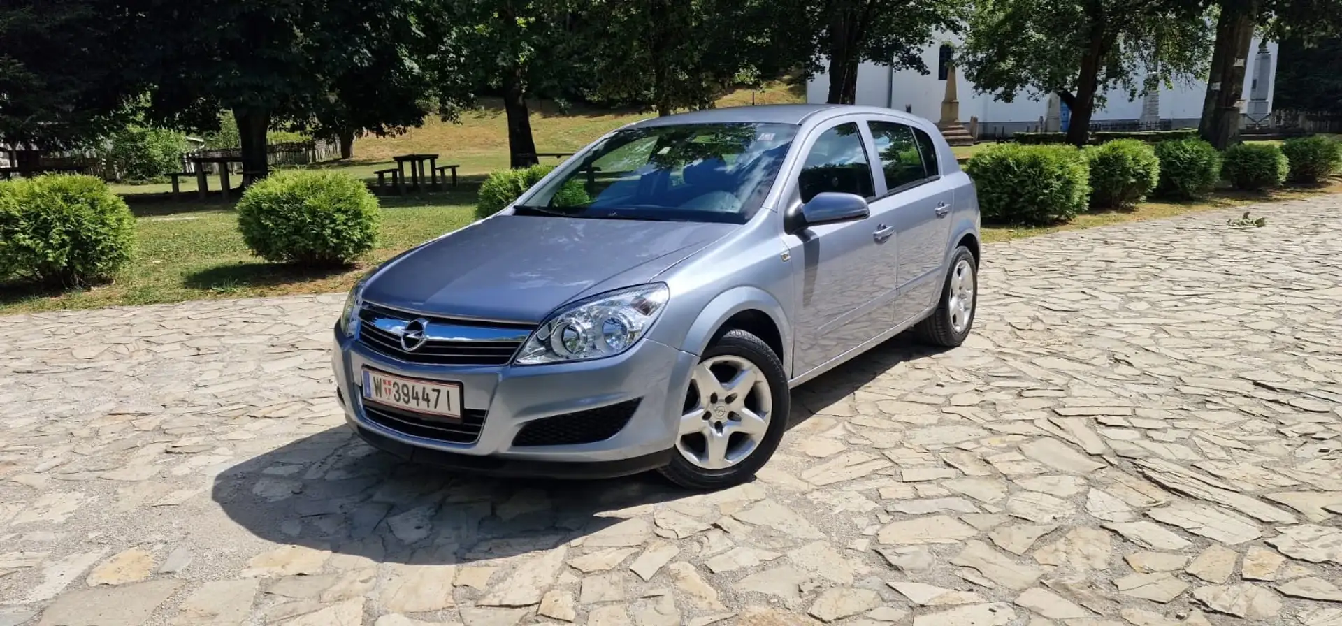 Opel Astra 1,4 Style Grau - 1