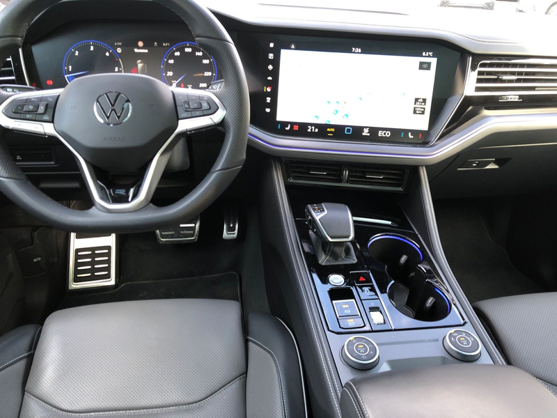 Volkswagen Touareg 3.0TDI R-Line Leder Pano HUD AHK — photo 11