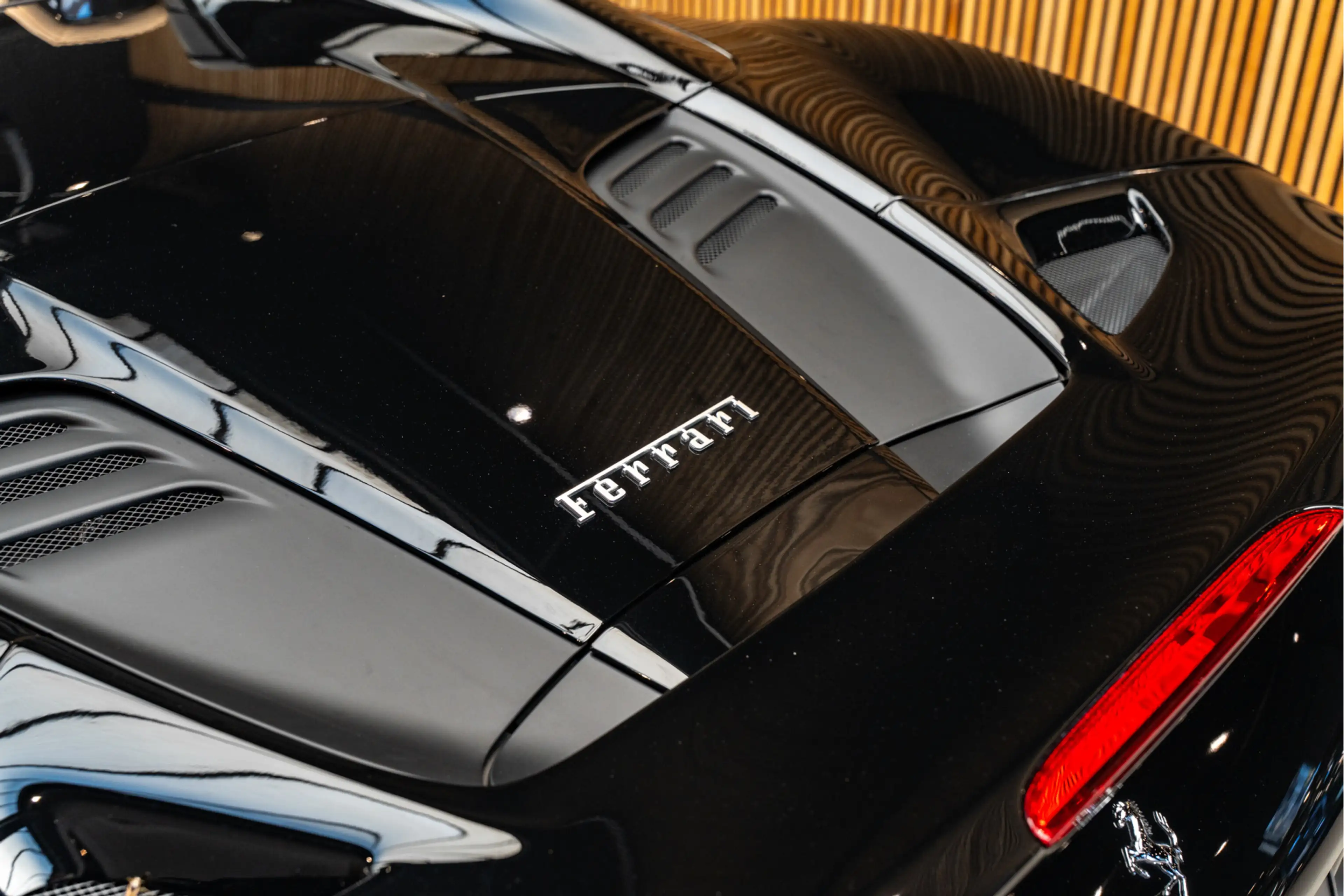 Ferrari F8 Spider 3.9 V8 Lift Carbon Seats Novitec Akrapovic Carbon — photo 17