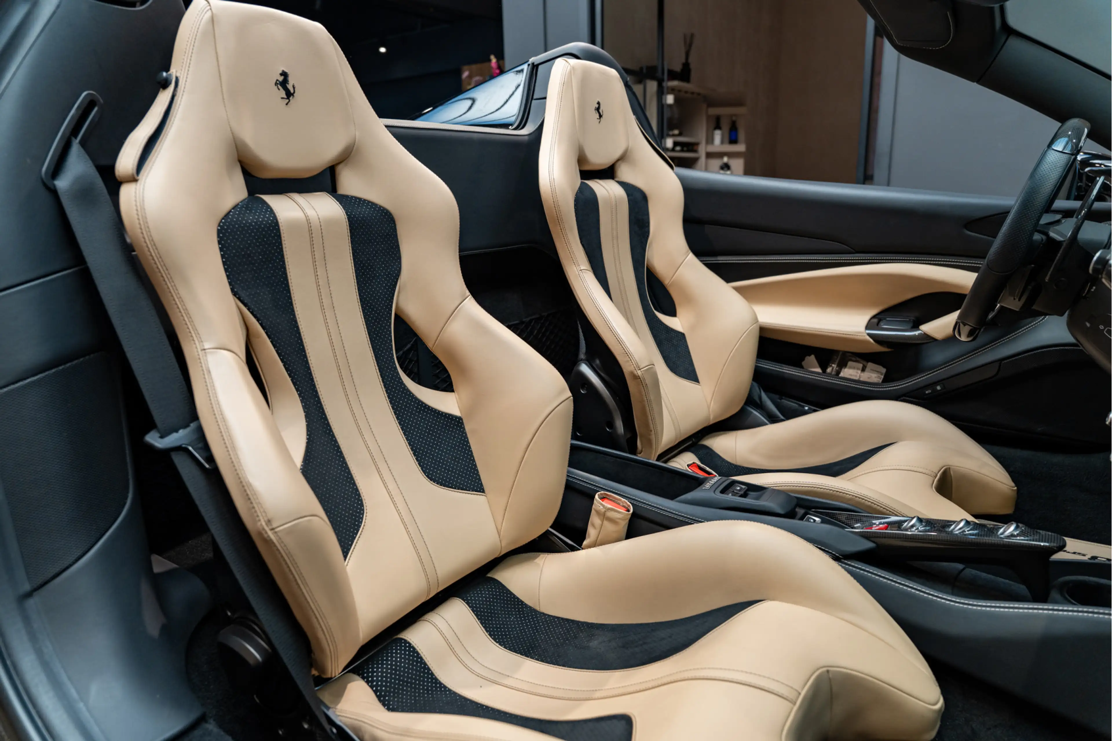Ferrari F8 Spider 3.9 V8 Lift Carbon Seats Novitec Akrapovic Carbon — photo 45