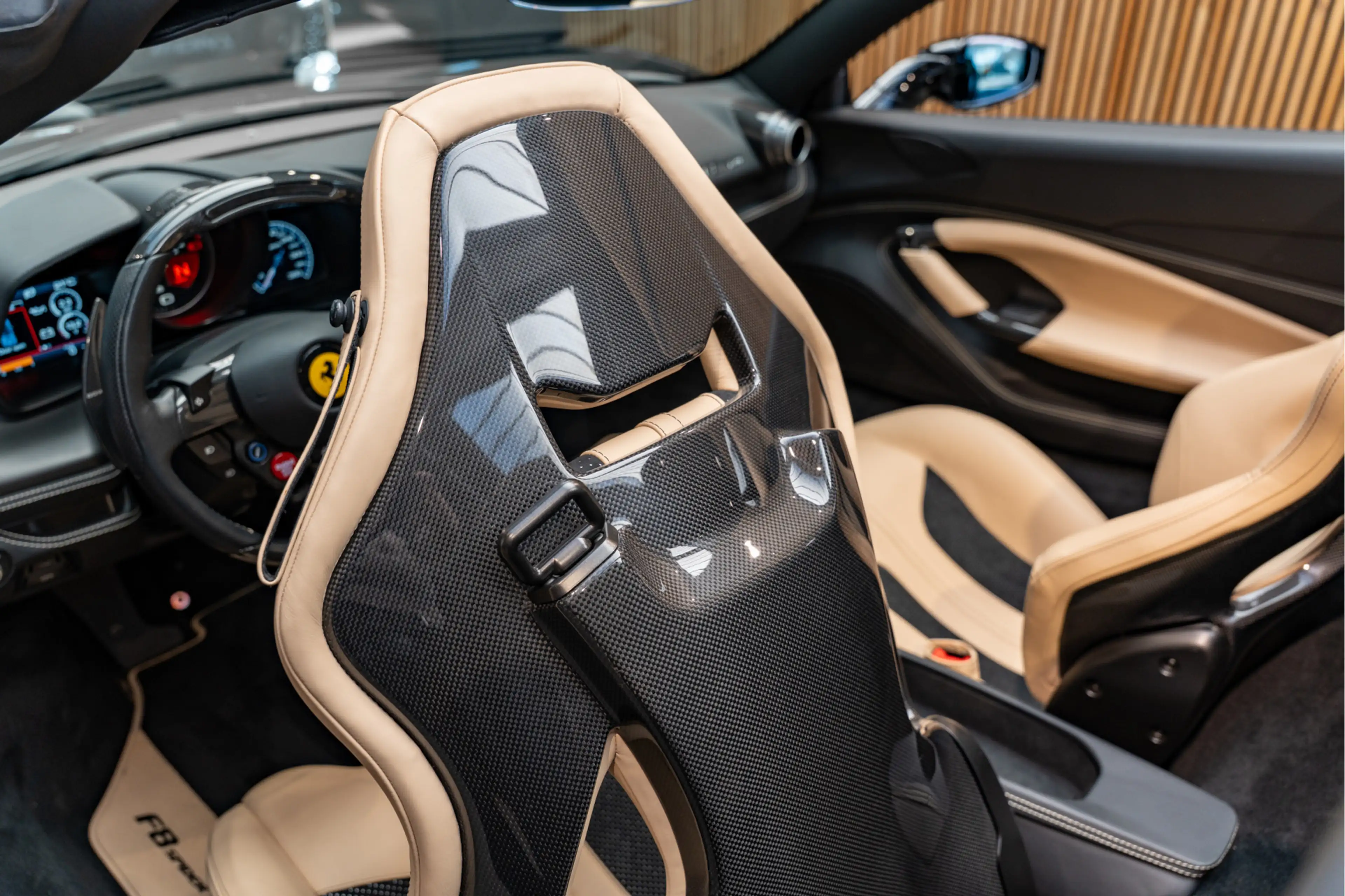 Ferrari F8 Spider 3.9 V8 Lift Carbon Seats Novitec Akrapovic Carbon — photo 42