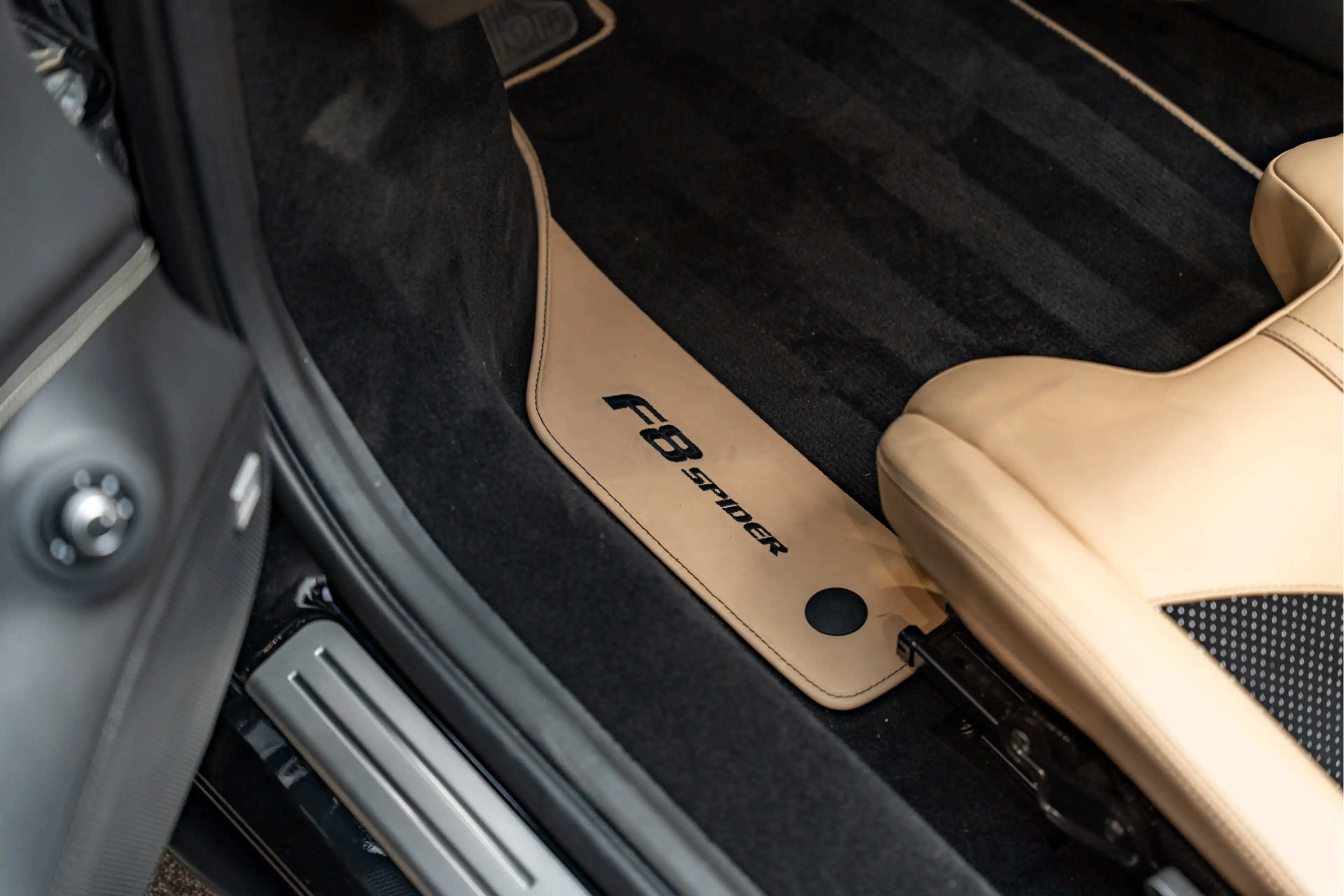 Ferrari F8 Spider 3.9 V8 Lift Carbon Seats Novitec Akrapovic Carbon — photo 31