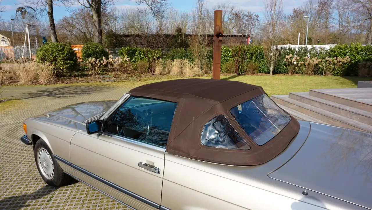 Mercedes-Benz 560 SL, foto 4