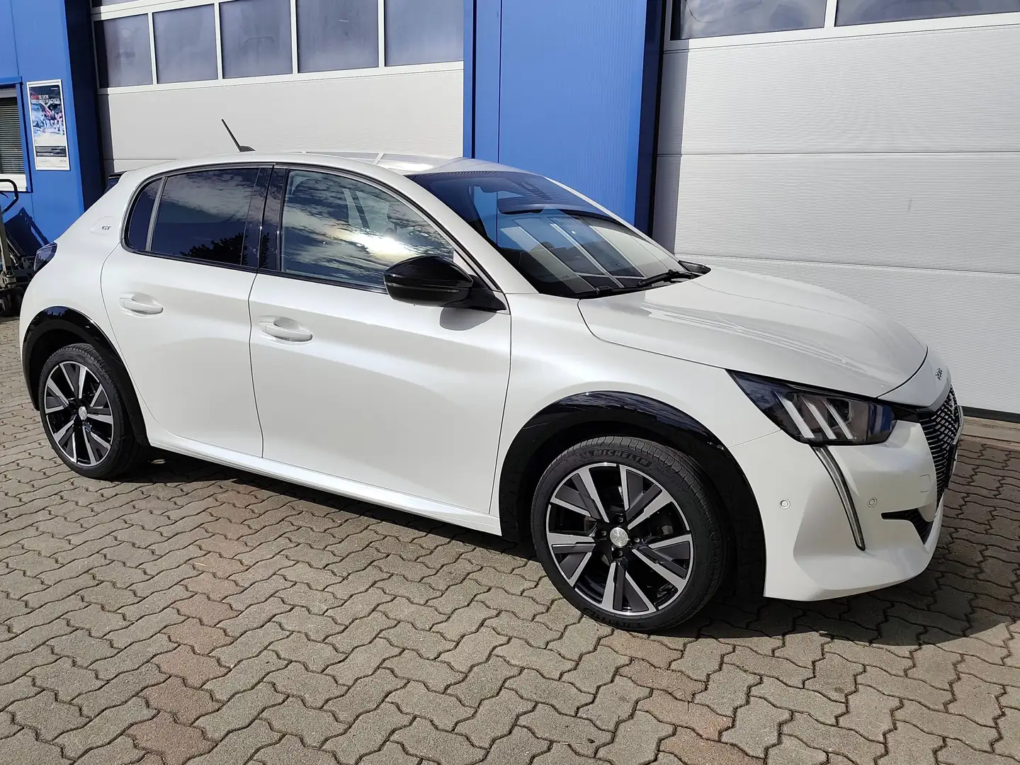 Peugeot 208 GT Weiß - 1