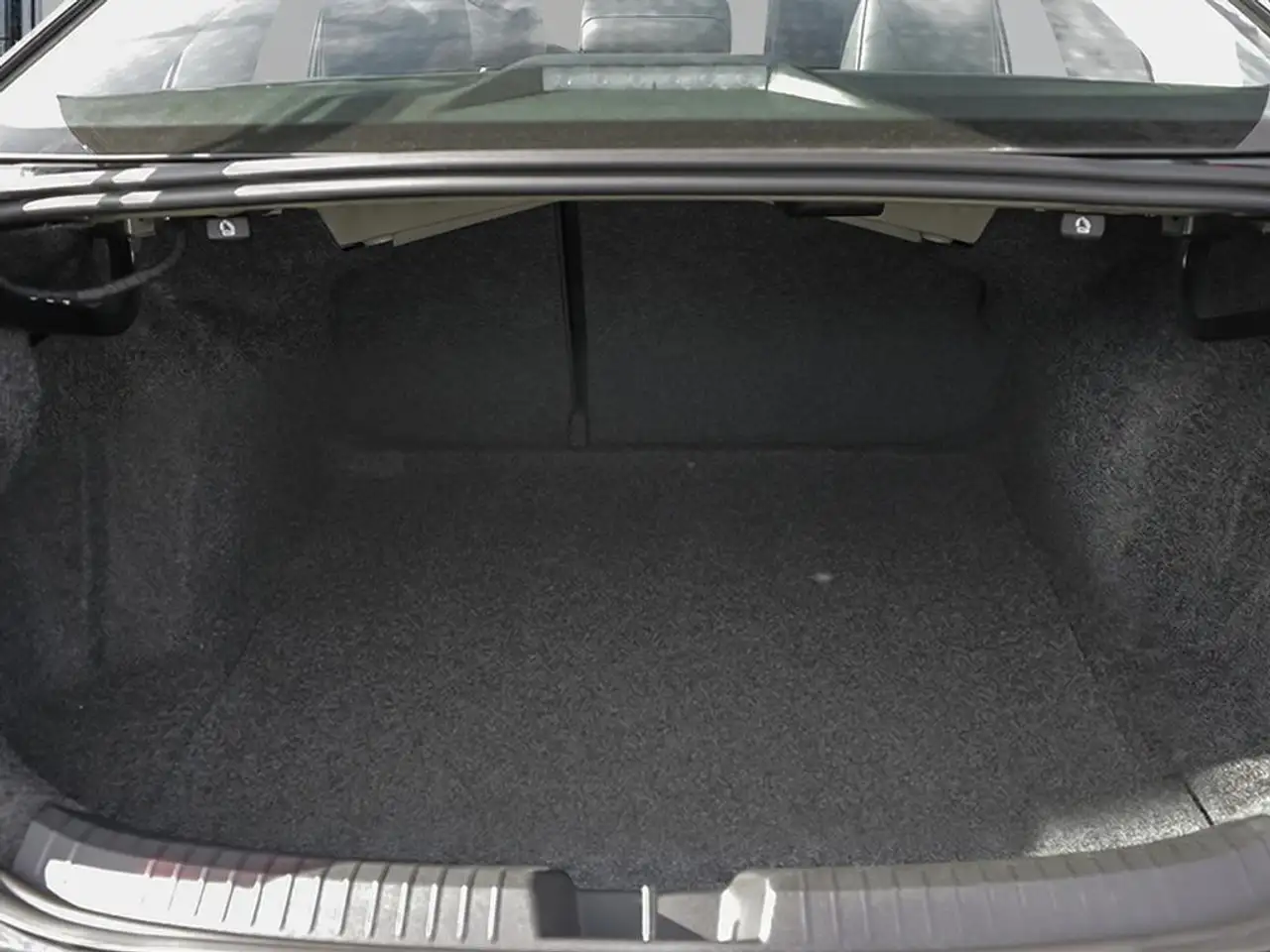 Volkswagen Jetta снимка Volkswagen Jetta