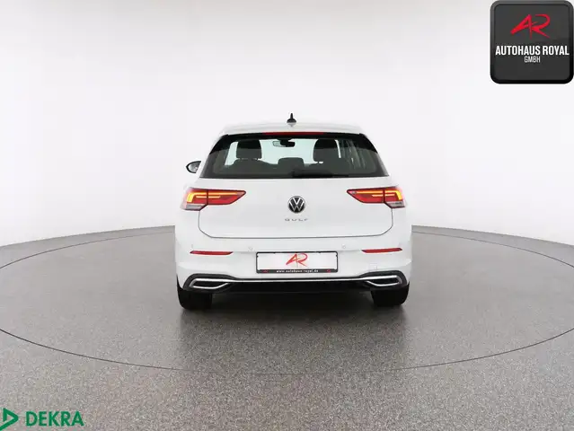 Volkswagen Golf view 4