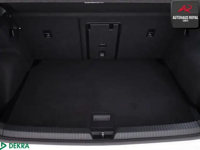 Volkswagen Golf view 13