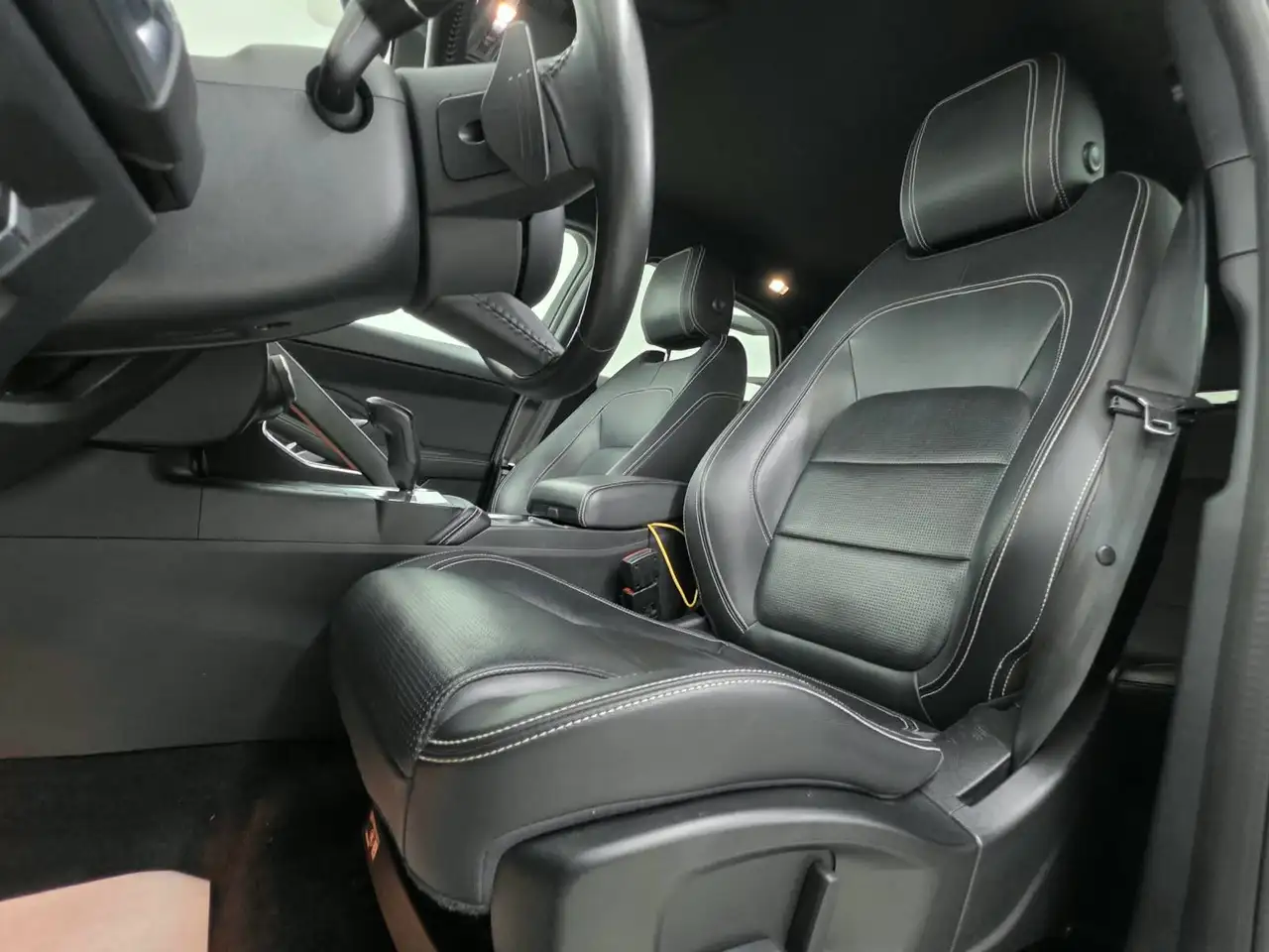Jaguar E-Pace 2.0 i4 R-Dynamic HSE awd 200cv auto, миниатюра 13