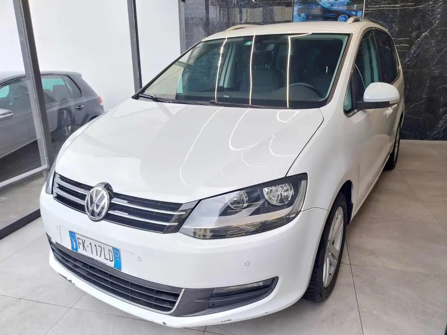 Volkswagen Sharan 2.0 TDI 150 CV SCR DSG Highline BlueMotion Tech. Bianco - 2