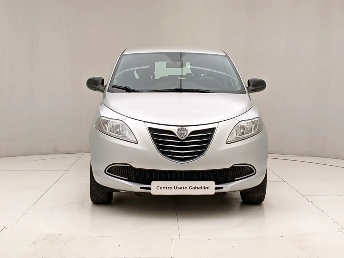Lancia Ypsilon 0.9 TwinAir 85 CV 5 porte Metano Ecochic Gold Grau - 2