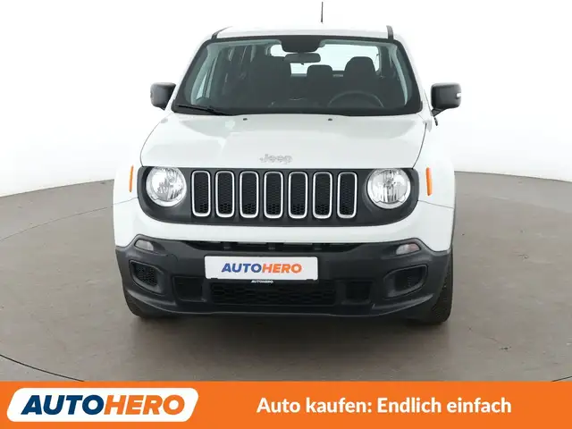 Jeep Renegade view 9