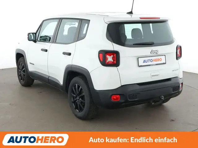 Jeep Renegade view 4