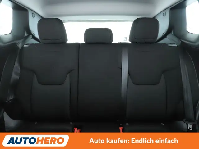 Jeep Renegade view 15