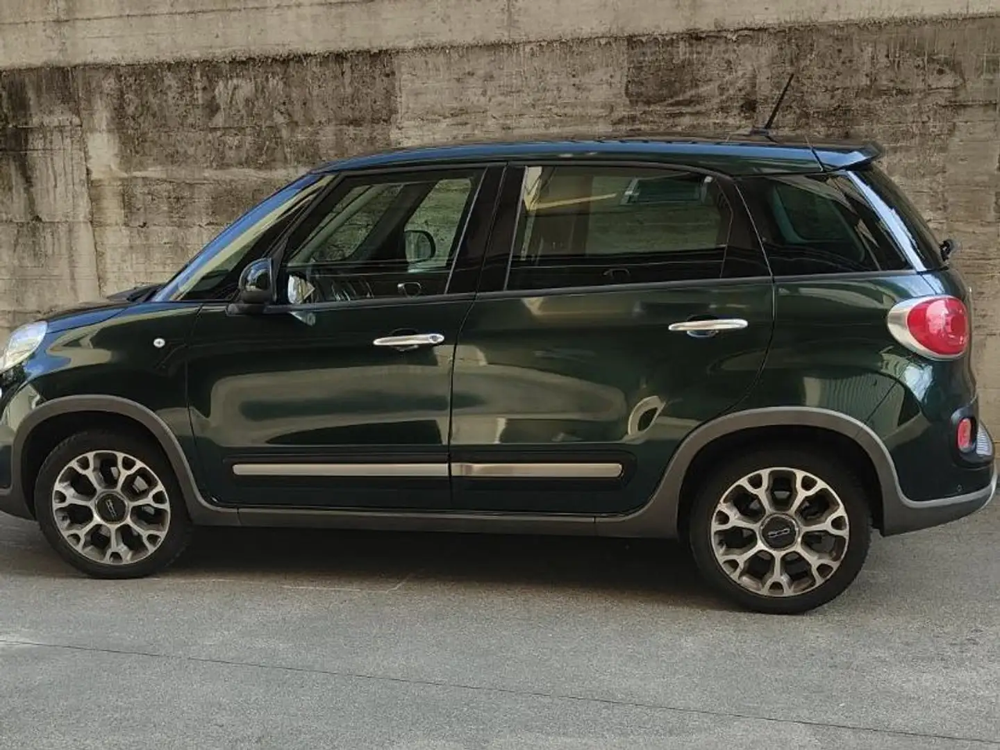 Fiat 500L 500L 2012 1.4 tjt Trekking Gpl 120cv Verde - 1