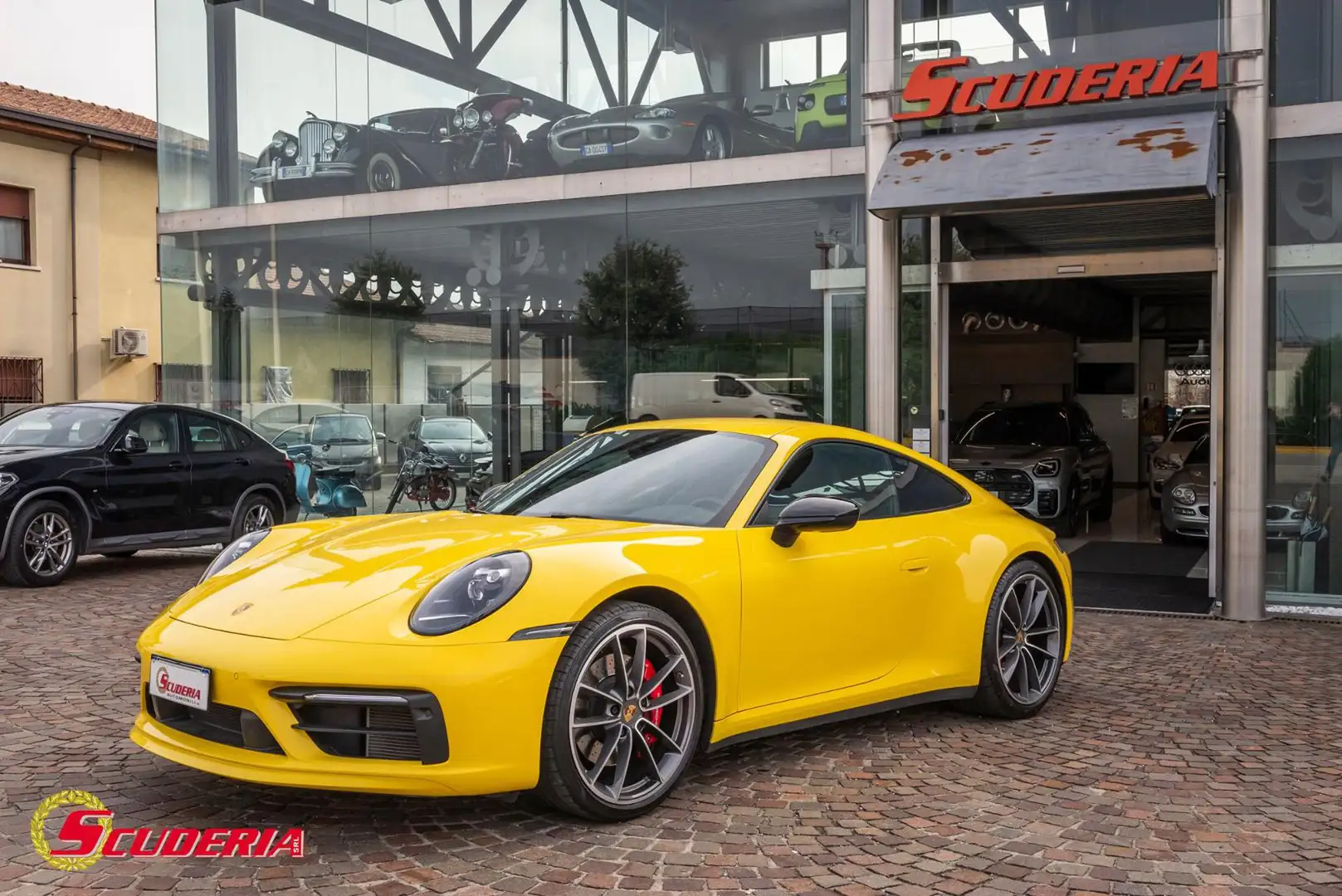 Porsche 911 992 Carrera S Giallo - 2