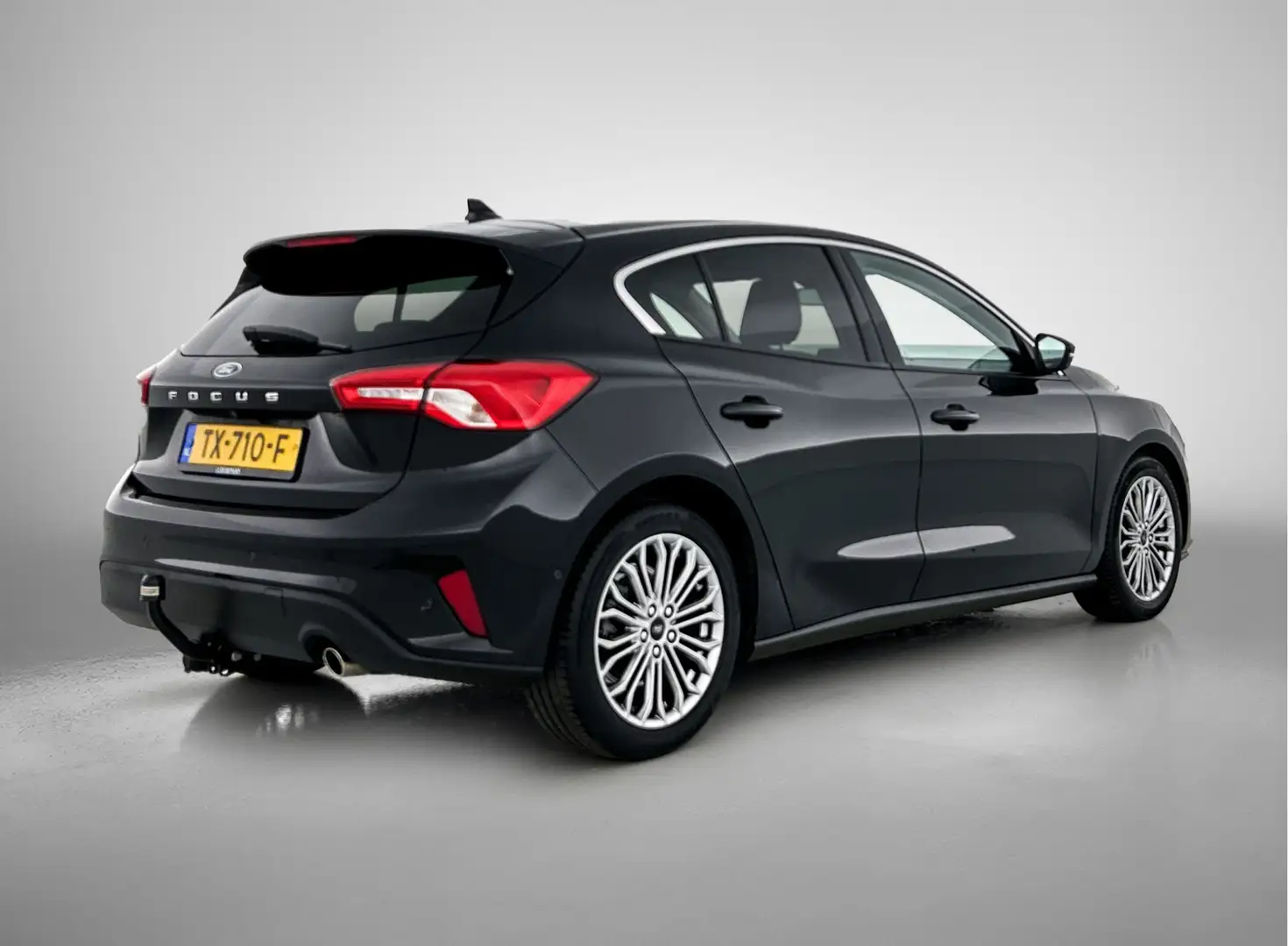 Ford Focus 1.0 EcoBoost Titanium Business | Navigatie | Trekh Zwart - 2