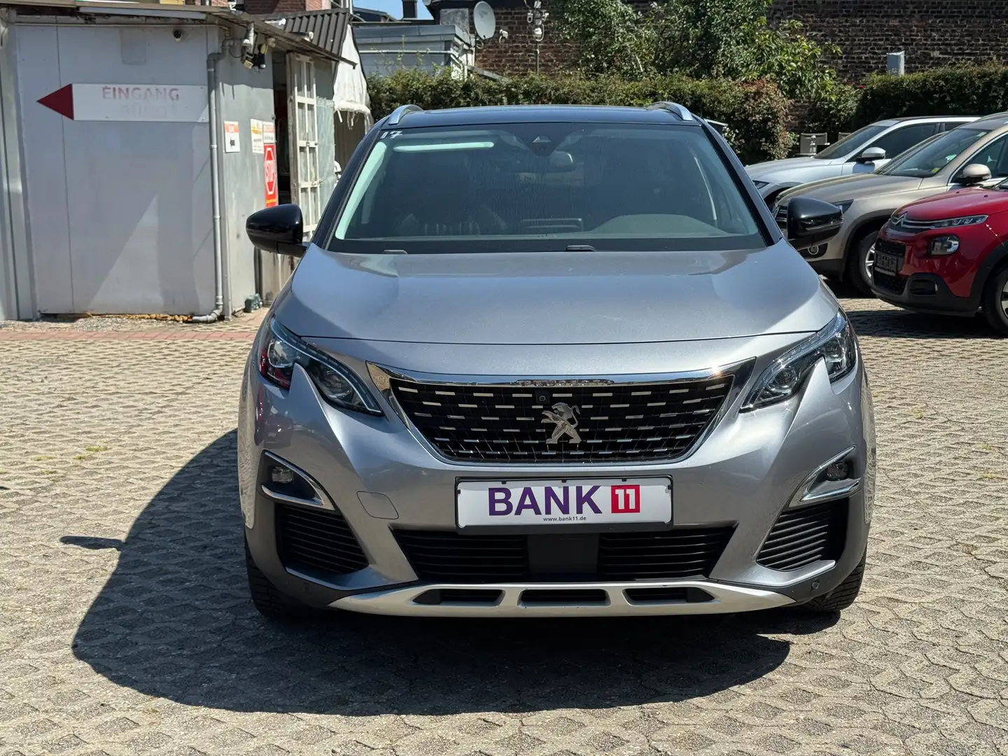 Peugeot 3008 3008 1,2i/AUT/VOLLLEDER/NAVI/SITZHEIZ/PANO/TOP Gris - 2