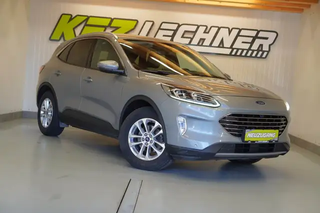 Ford Kuga view 3