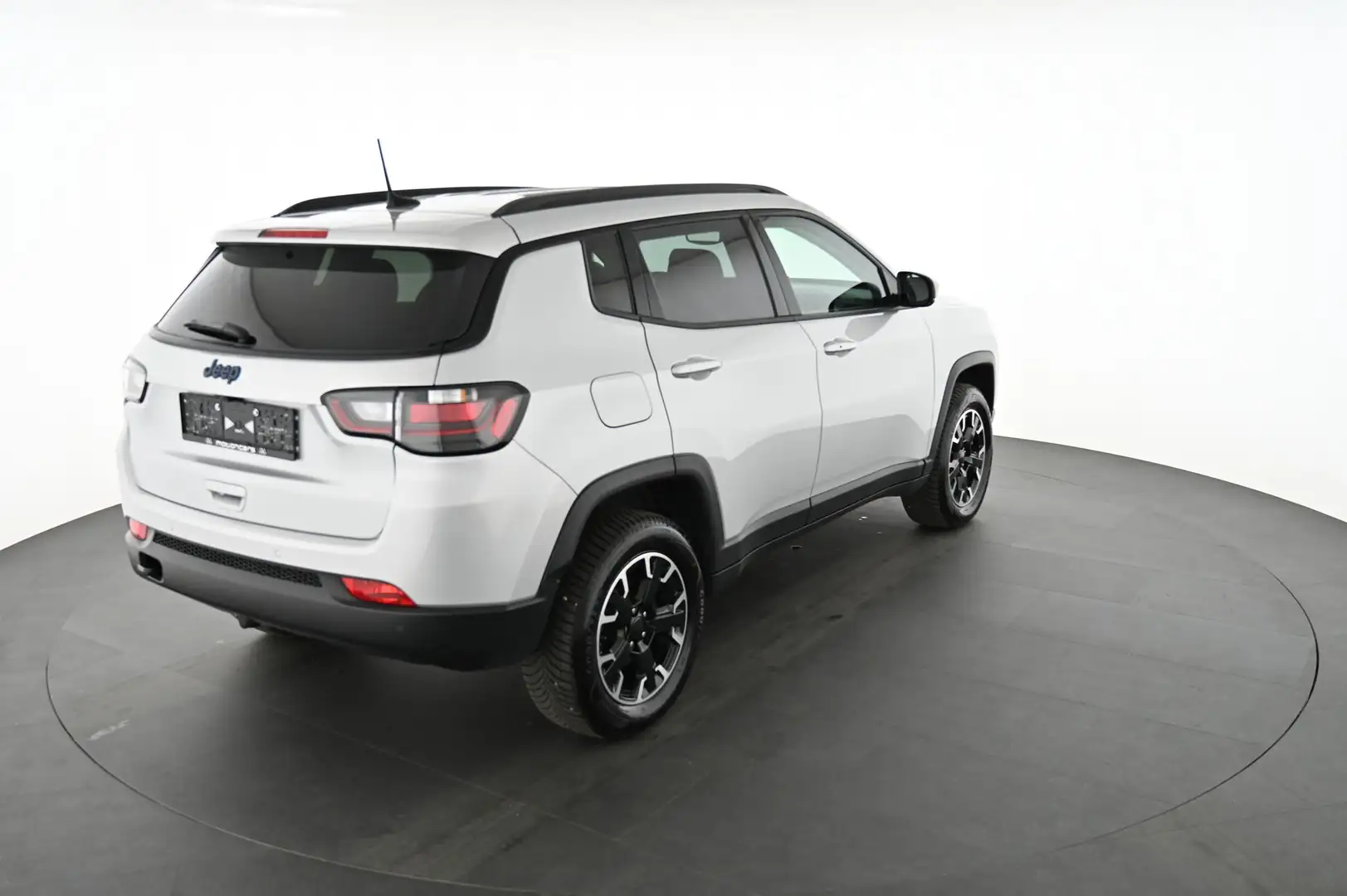 Jeep Compass van 1.3 4XE 240 TRAILHAWK AUTO 4X4 Pickerl NEU Silber - 2