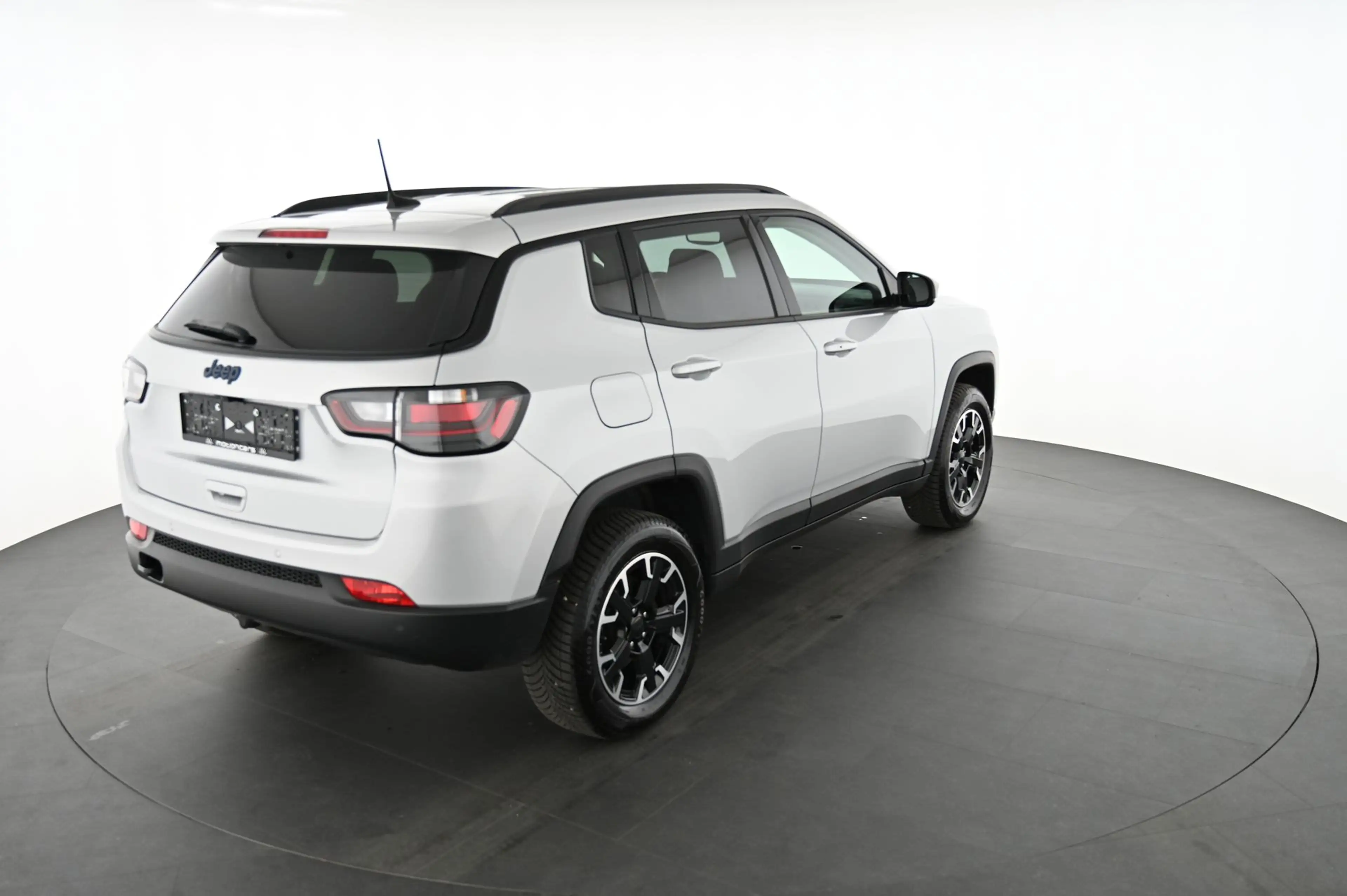 Jeep Compass van 1.3 4XE 240 TRAILHAWK AUTO 4X4 Pickerl NEU — photo 2