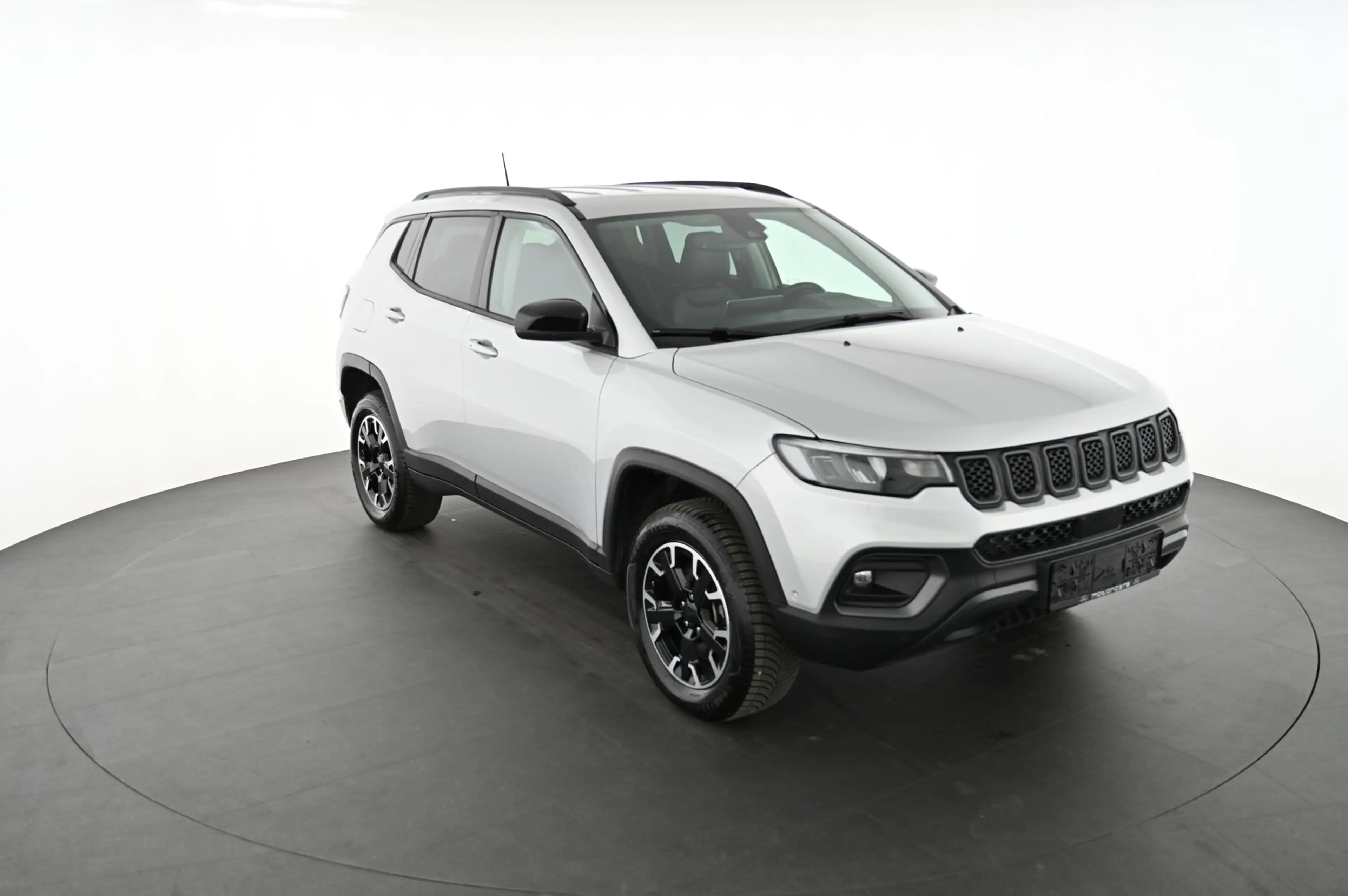 Jeep Compass van 1.3 4XE 240 TRAILHAWK AUTO 4X4 Pickerl NEU — photo 10