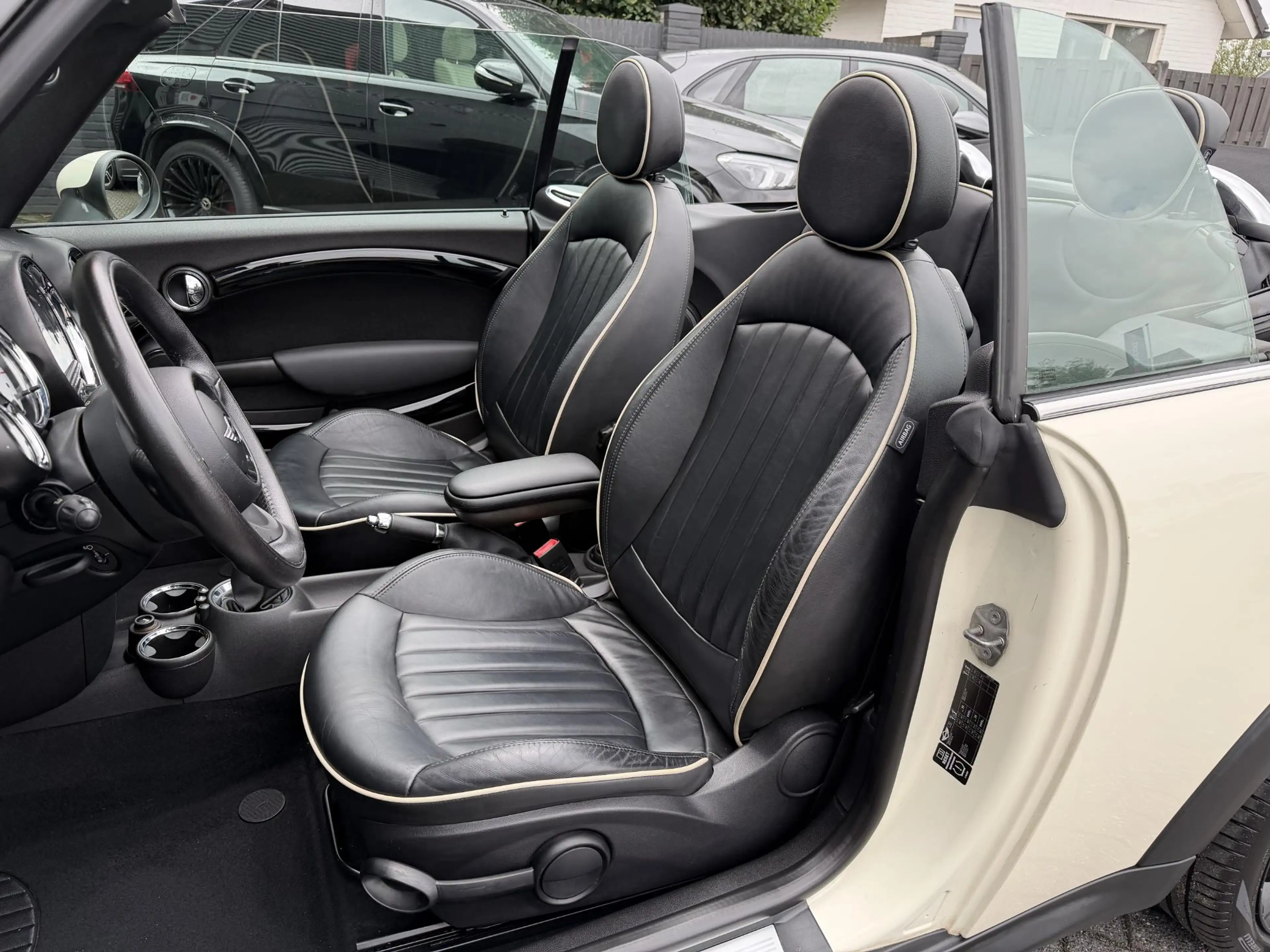 MINI Cooper Cabrio 1.6 Chili | Climate Control | Lichtmetalen Velgen — photo 9