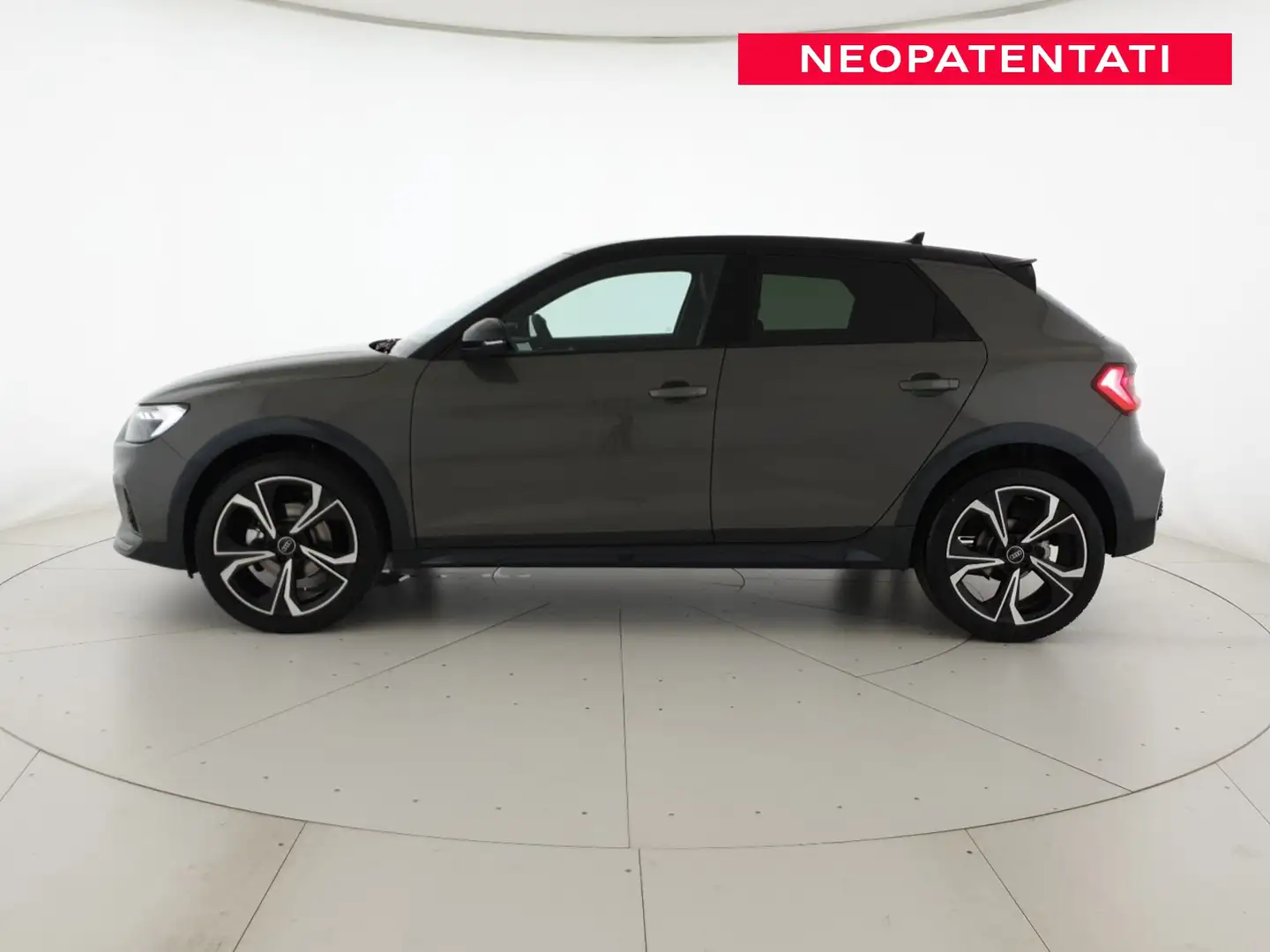 Audi A1 Allstreet 30TFSI 116CV S tronic Identity Contrast Grigio - 2
