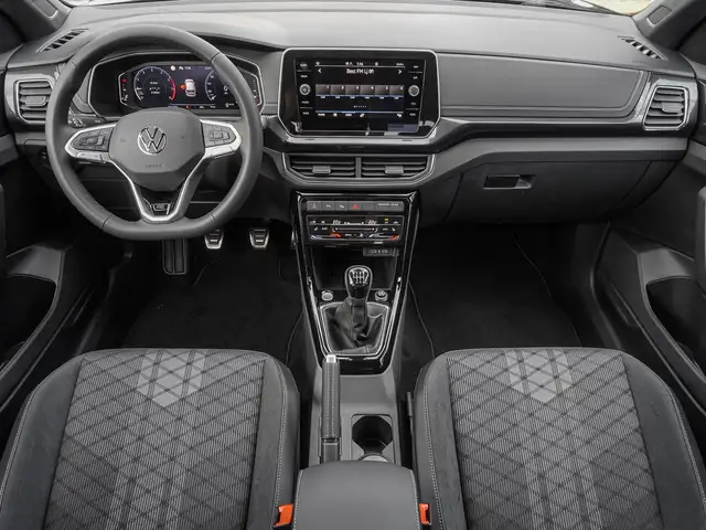 Volkswagen T-Cross view 10
