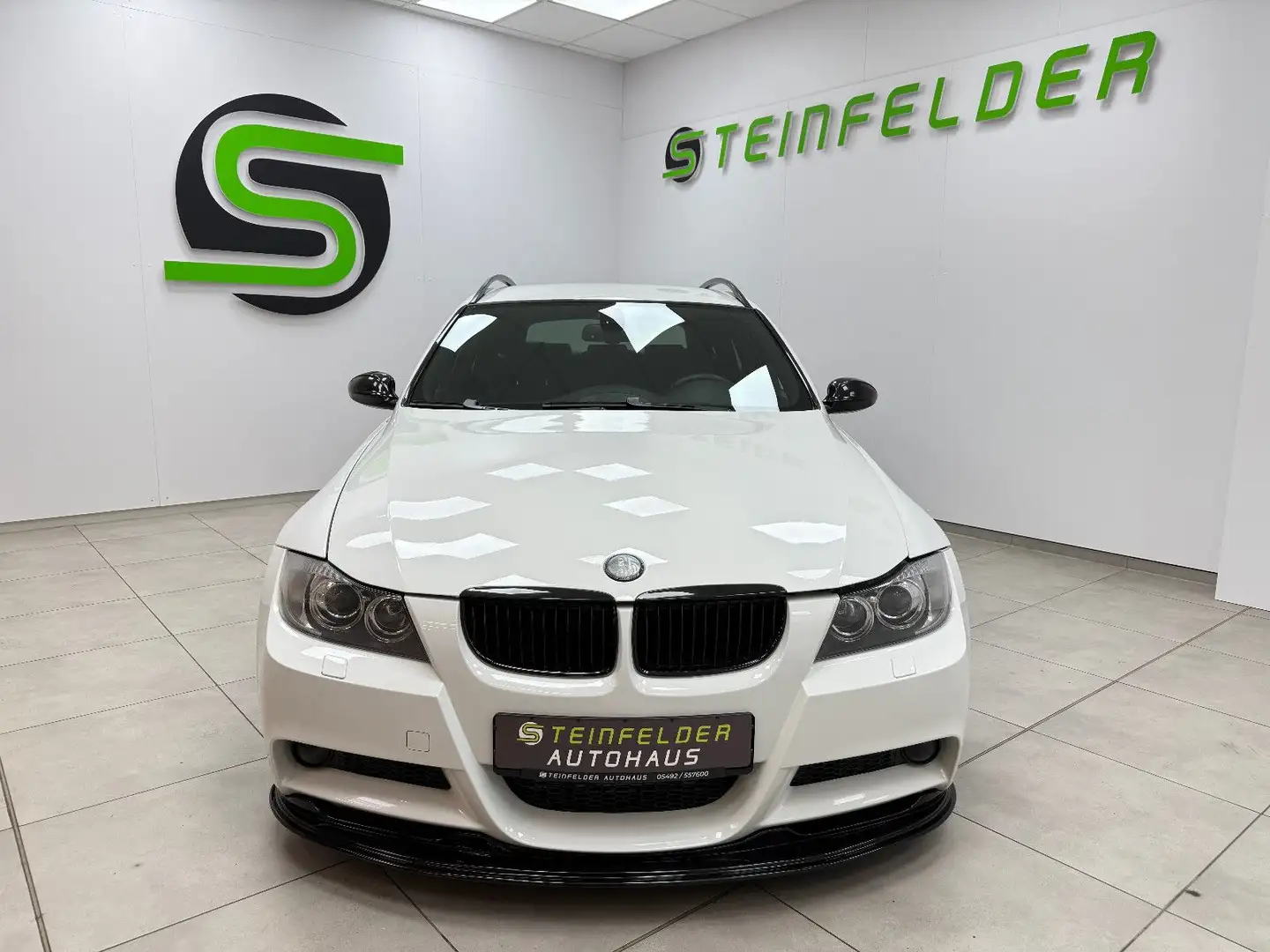 BMW 335 d Touring M PAKET / TEMPOMAT / XENON / NAVI Biały - 2