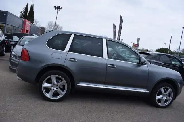 Porsche Cayenne view 5