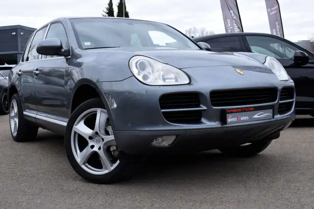 Porsche Cayenne view 13