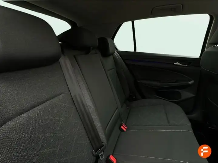 Volkswagen Golf 8 2.0 TDI 2023, foto 23