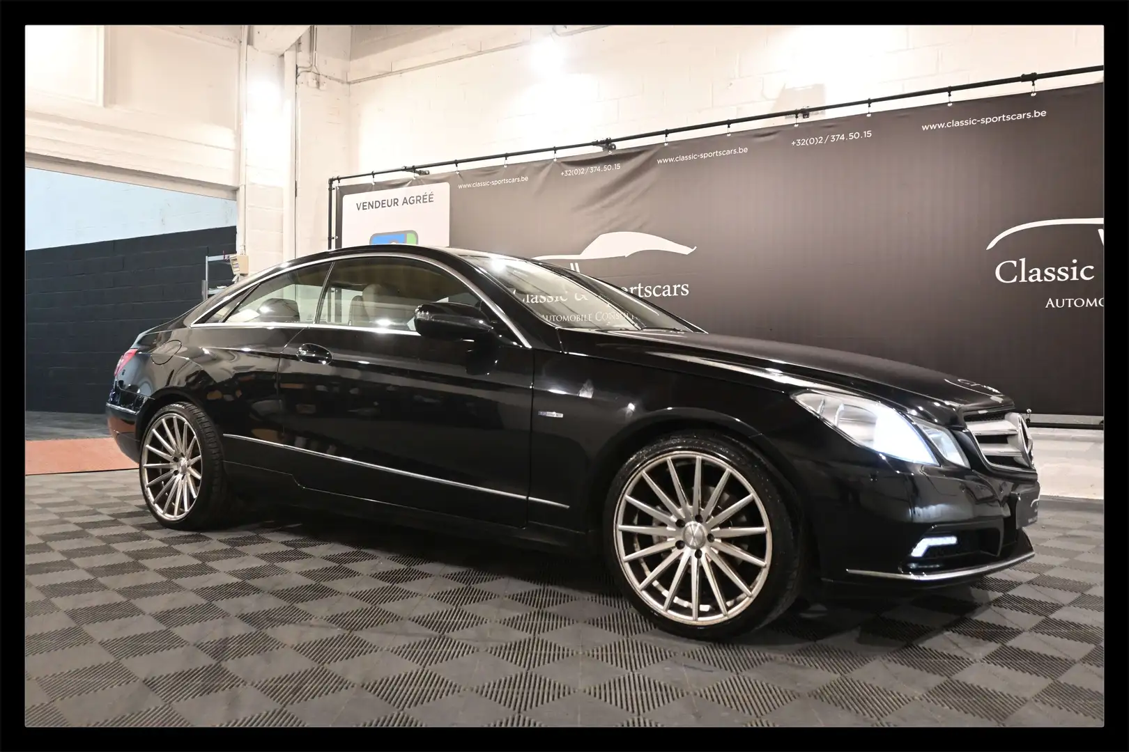 Mercedes-Benz E 250 Coupé CGI PACK SPORT AUTO / CUIR / XENON / NAVI Negru - 1