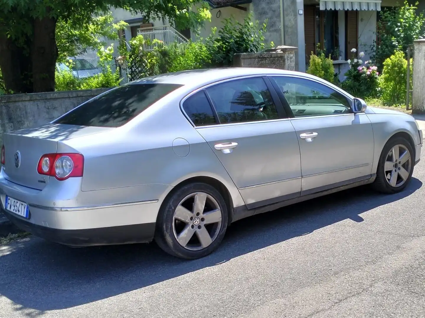 Volkswagen Passat Passat VI 2005 Berlina 1.6 tdi bm Comfortline Silver - 1