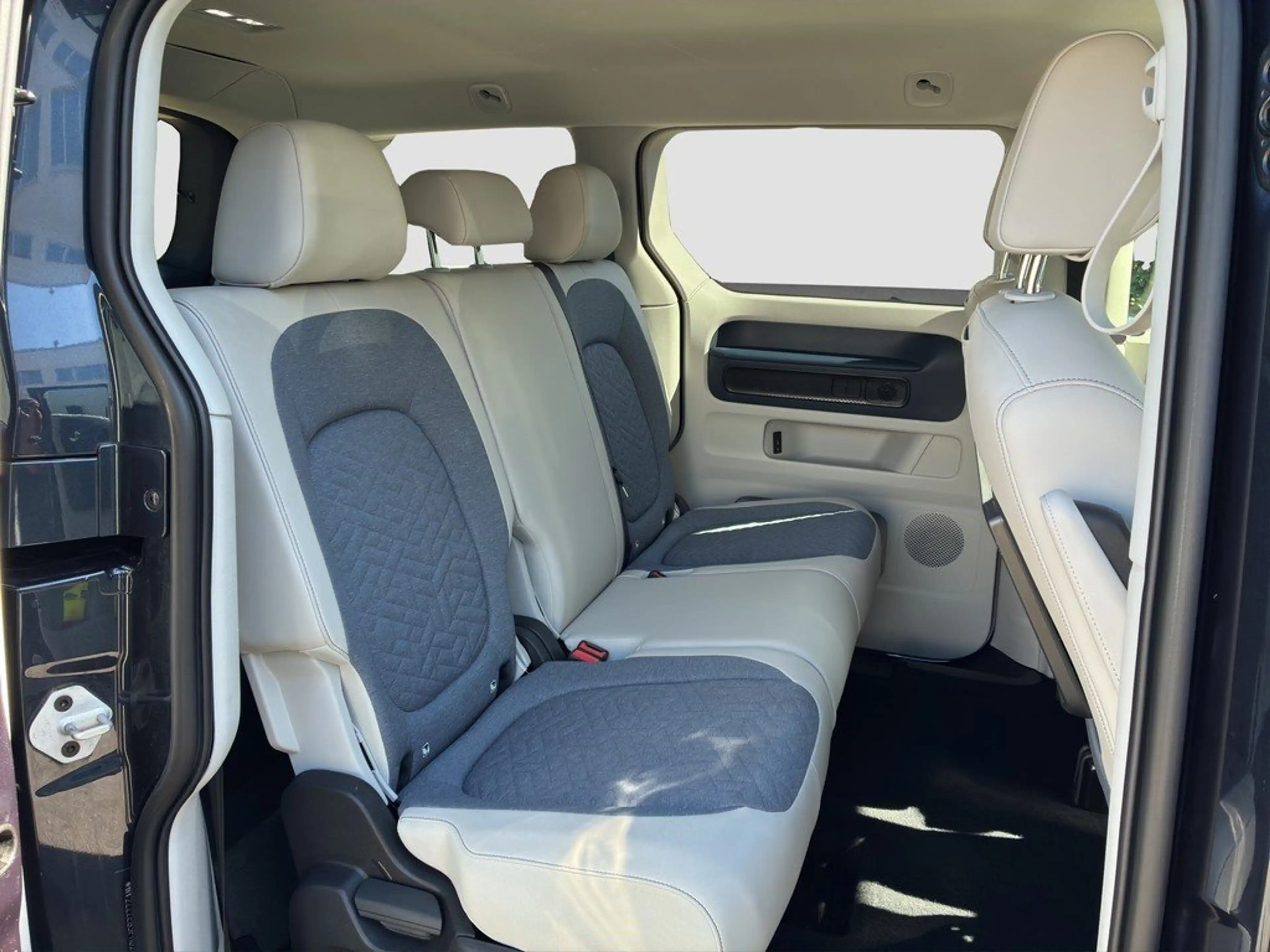 Volkswagen ID. Buzz Pro 150 kW KR LED ACC Navi App Connect — photo 10