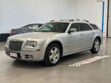 300C touring 5.7 V8 hemi awd auto GPL