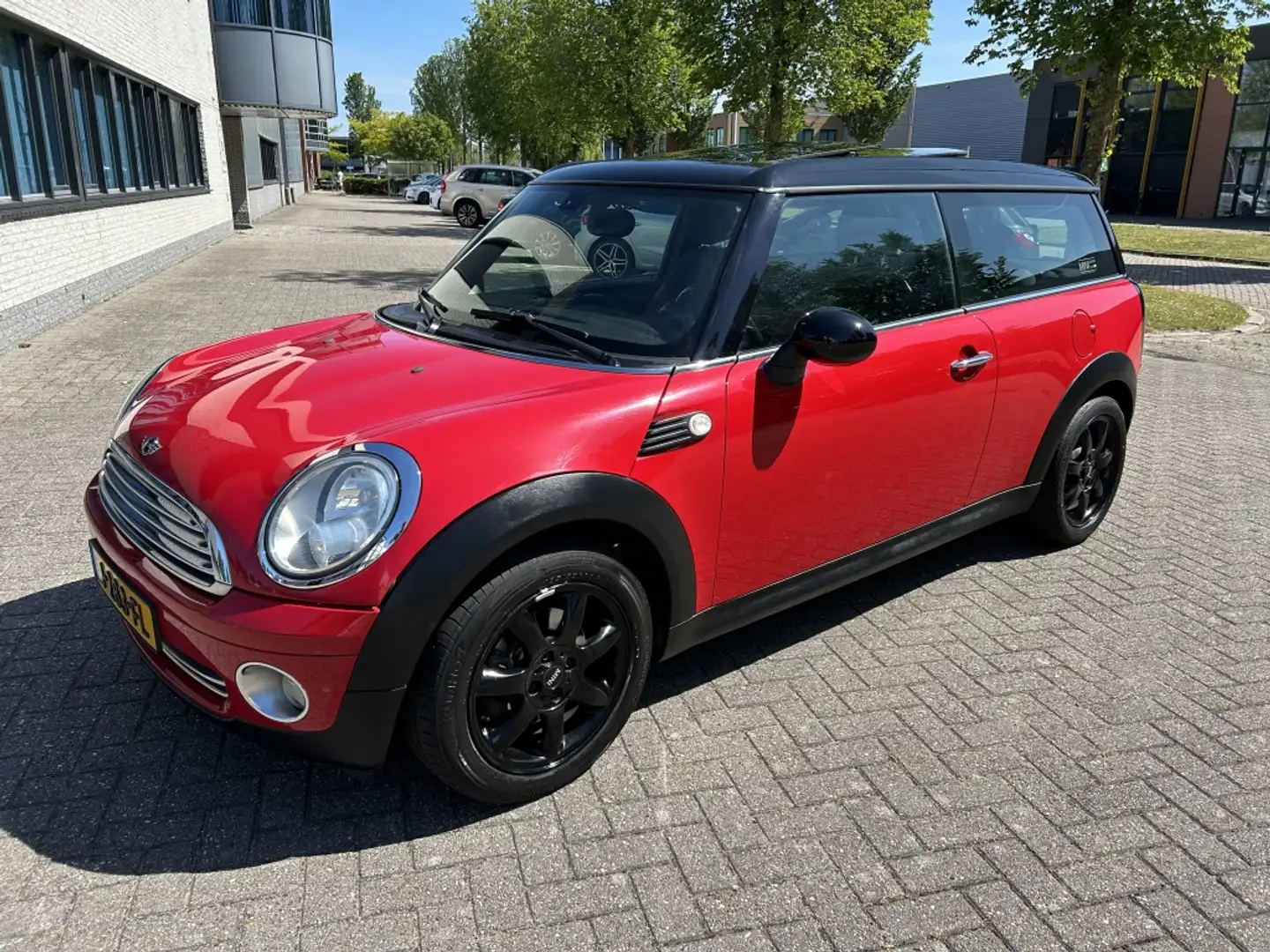 MINI Cooper Clubman Mini 1.6 Bns Line PANO STUURVW PDC CRUISE CLIMA Rood - 1