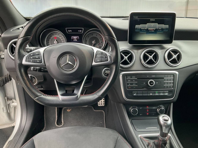 Mercedes-Benz CLA 180 CLA 180 AMG Line — photo 8