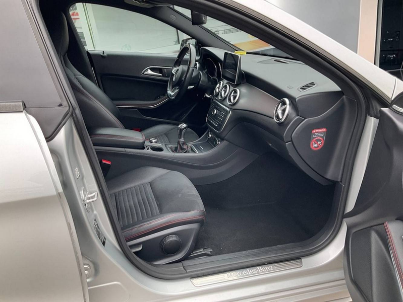 Mercedes-Benz CLA 180 CLA 180 AMG Line — photo 7