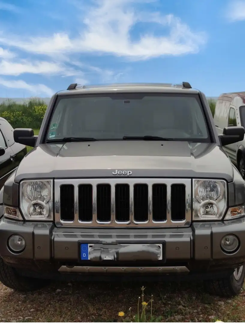 Jeep Commander 3.0 CRD DPF Automatik Limited Grau - 1