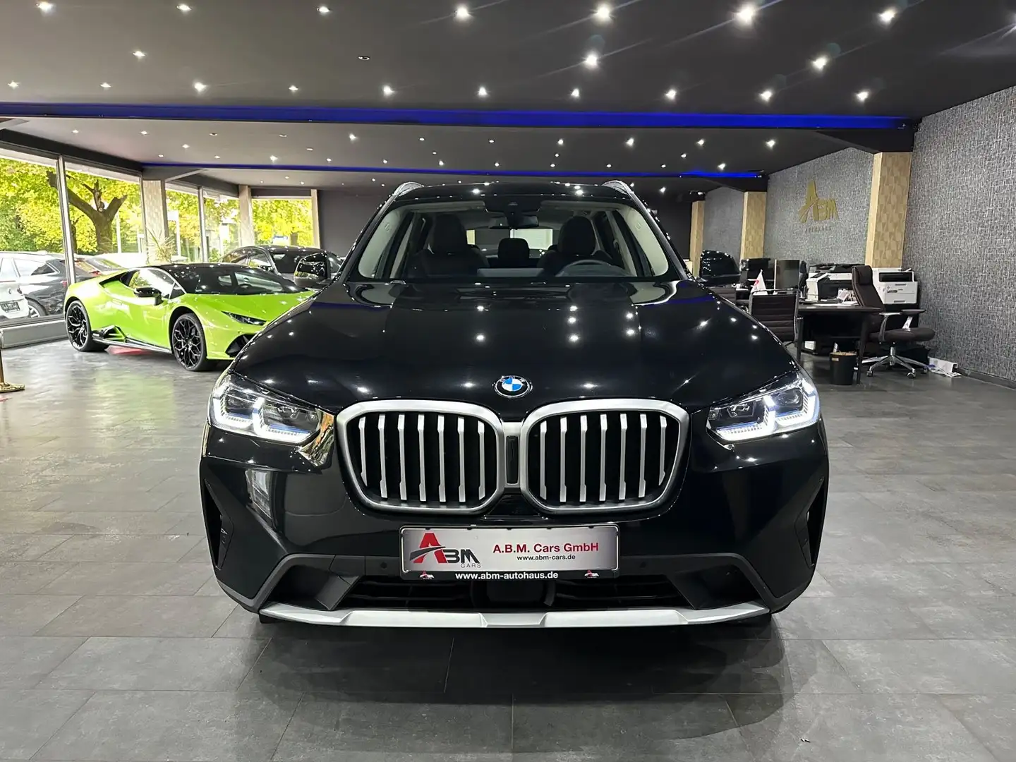 BMW X3 xDrive 20d /PANOR /LEDER / AHK/ HEAD- UP/ H&K Schwarz - 2