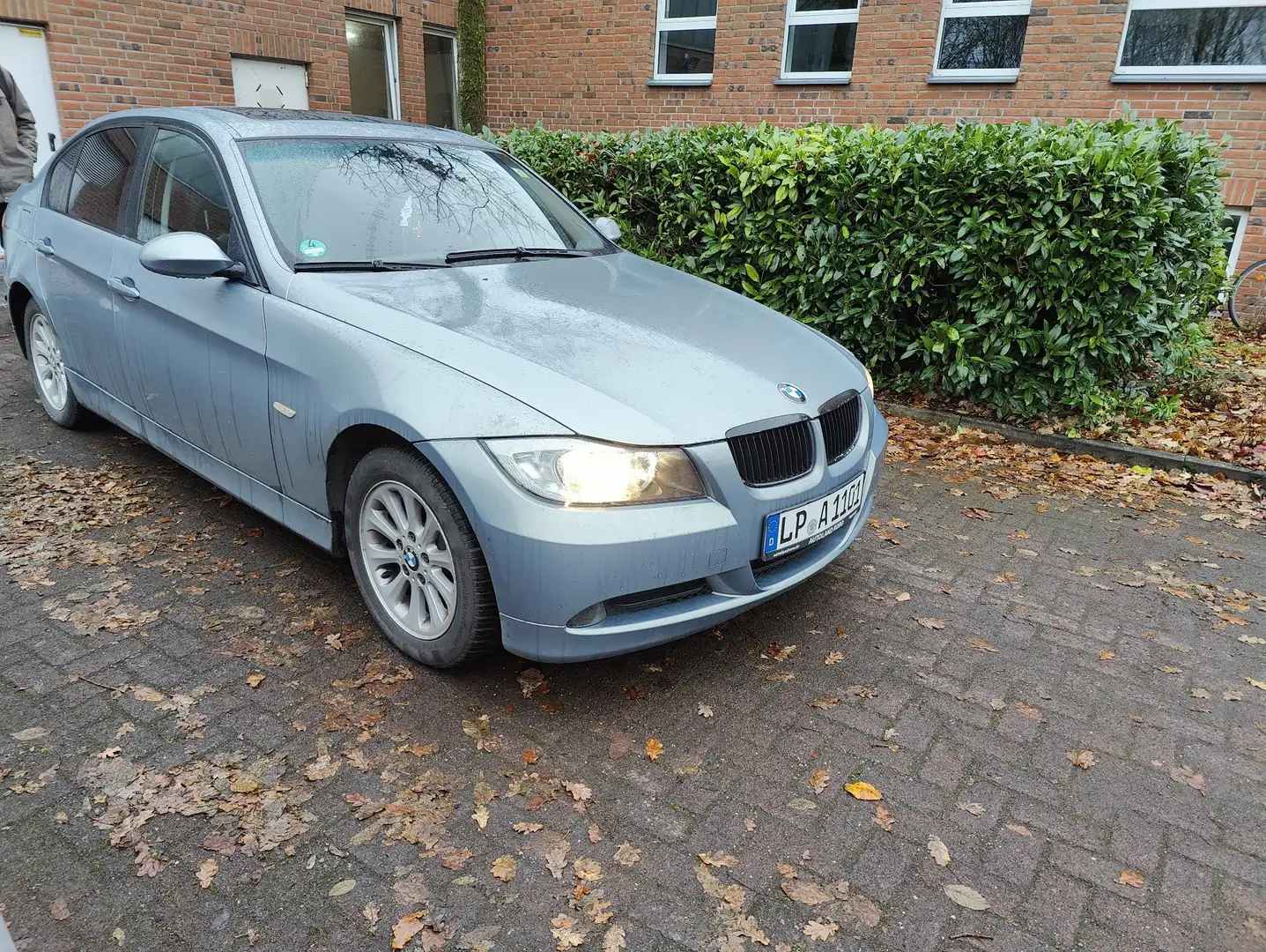 BMW 320 320i - 1
