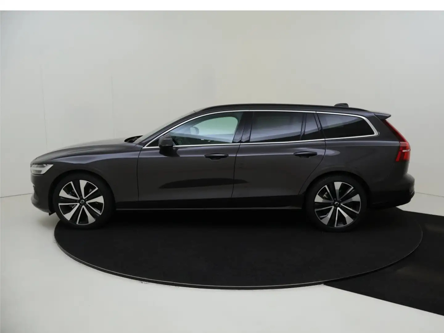 Volvo V60 2.0 B3 Core | Stoel-/Stuurverwarming | Getint glas Gris - 2