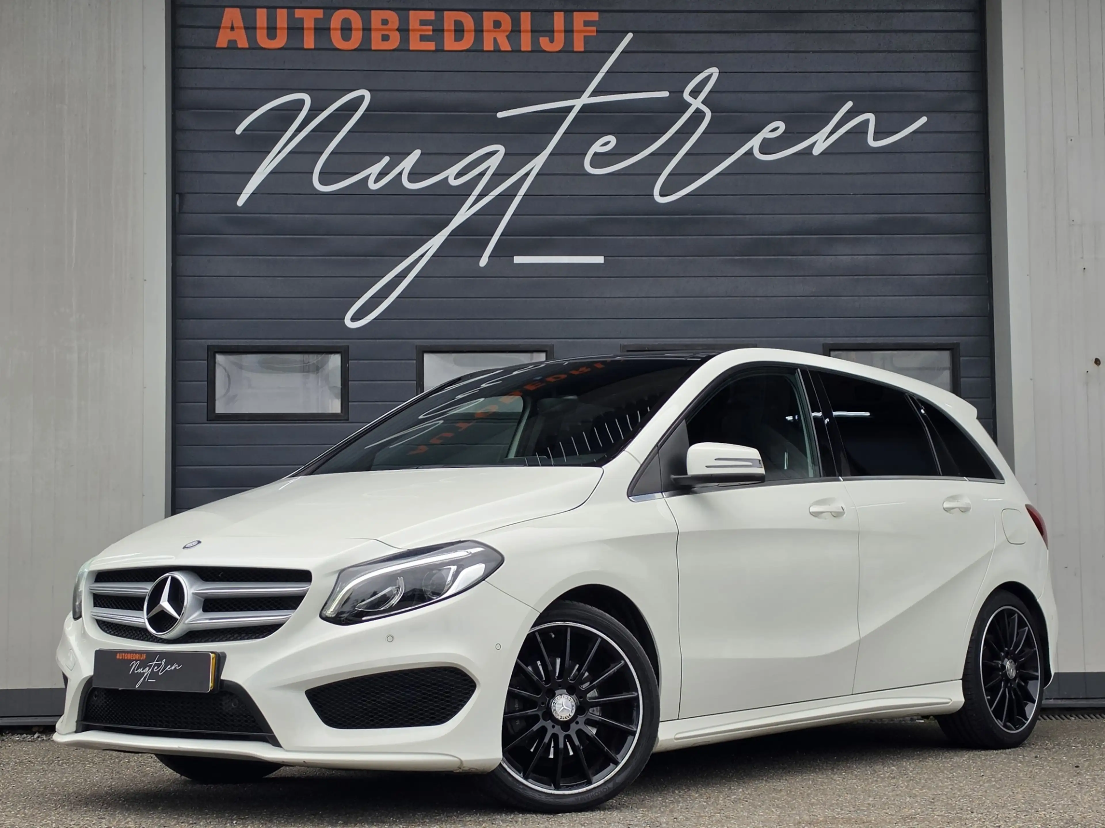 Mercedes-Benz B 180 Prestige|Panoramadak|Trekhaak|Leder|LED|
