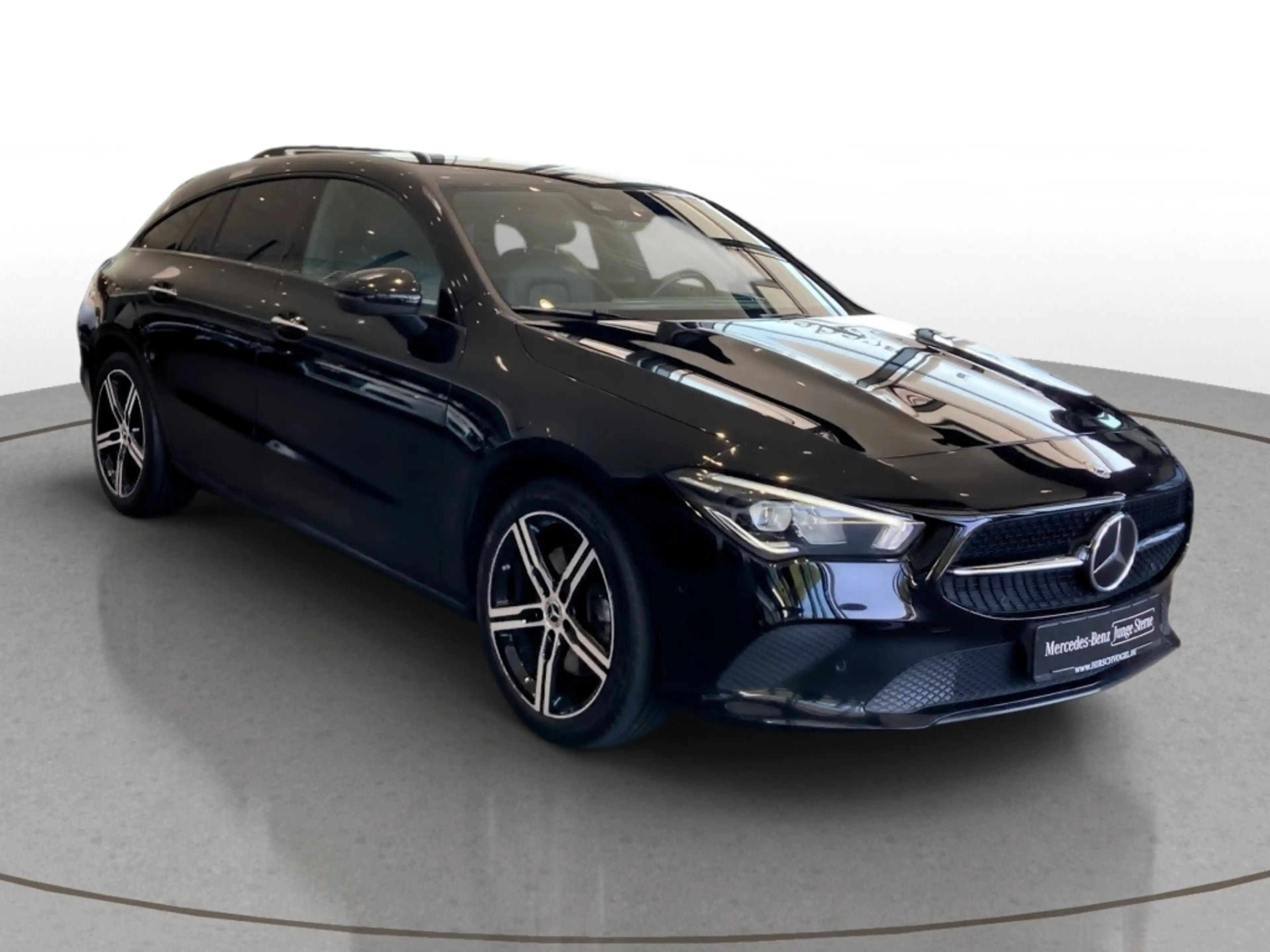 Mercedes-Benz CLA 220 d SB Progressive+Night+DISTRONIC+KEYLESS — photo 4