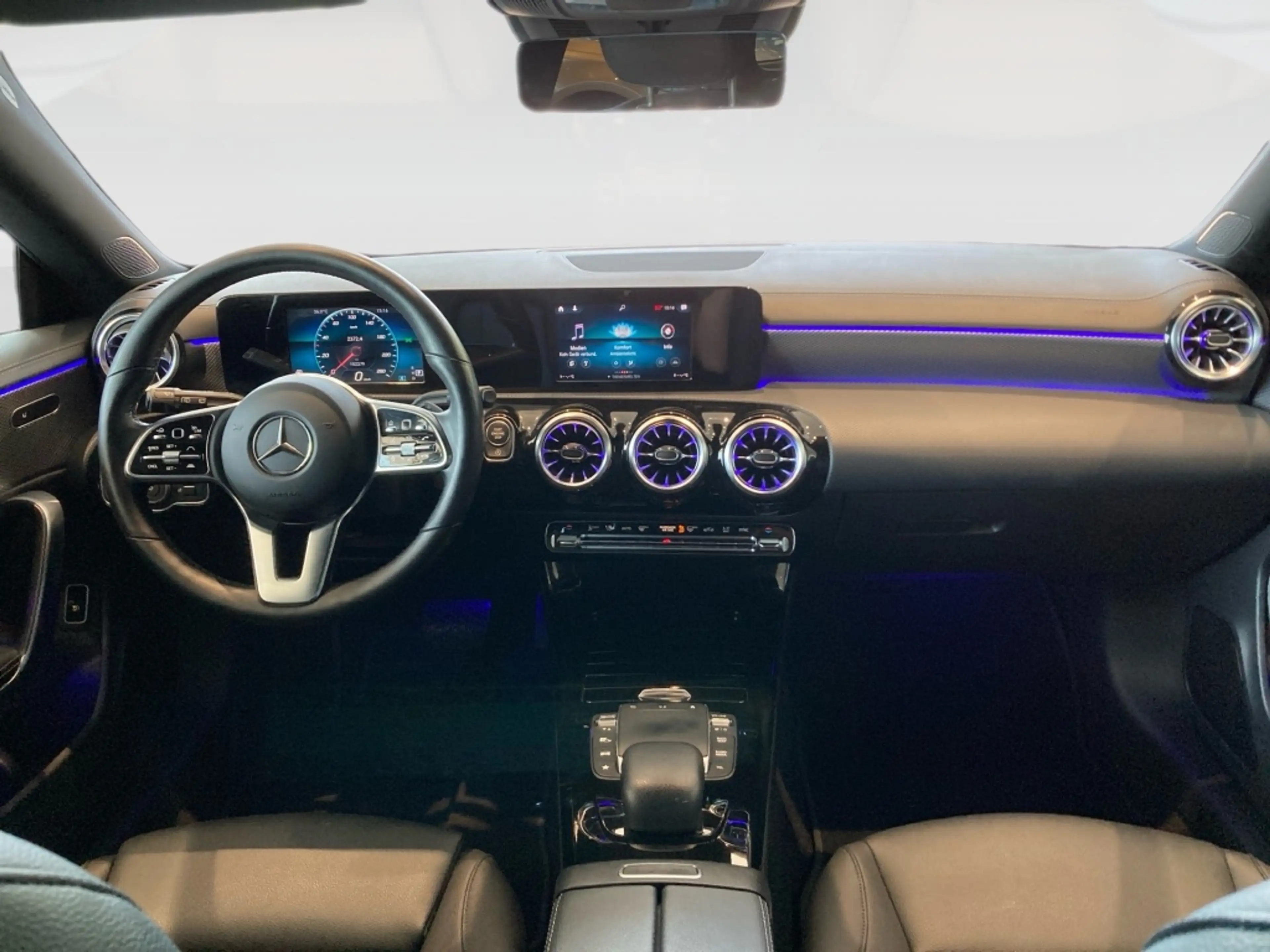 Mercedes-Benz CLA 220 d SB Progressive+Night+DISTRONIC+KEYLESS — photo 8