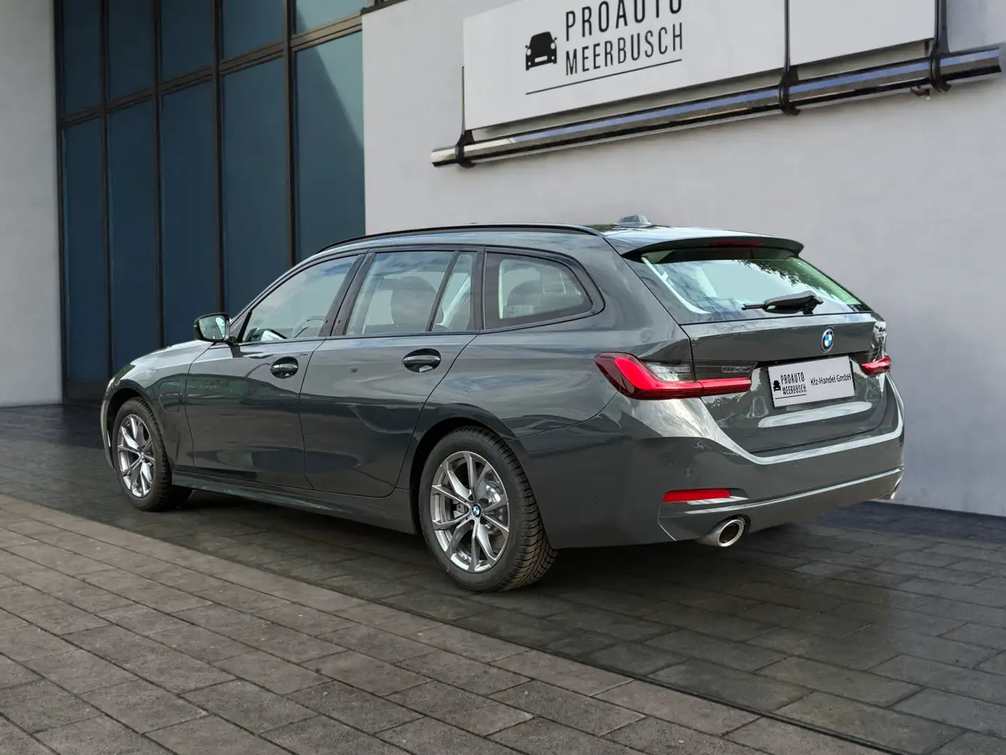 BMW 330 e MEMORY/ADAPTIVLED/HEADUP/KOMFORTZUGNG/HIFI Grau - 2